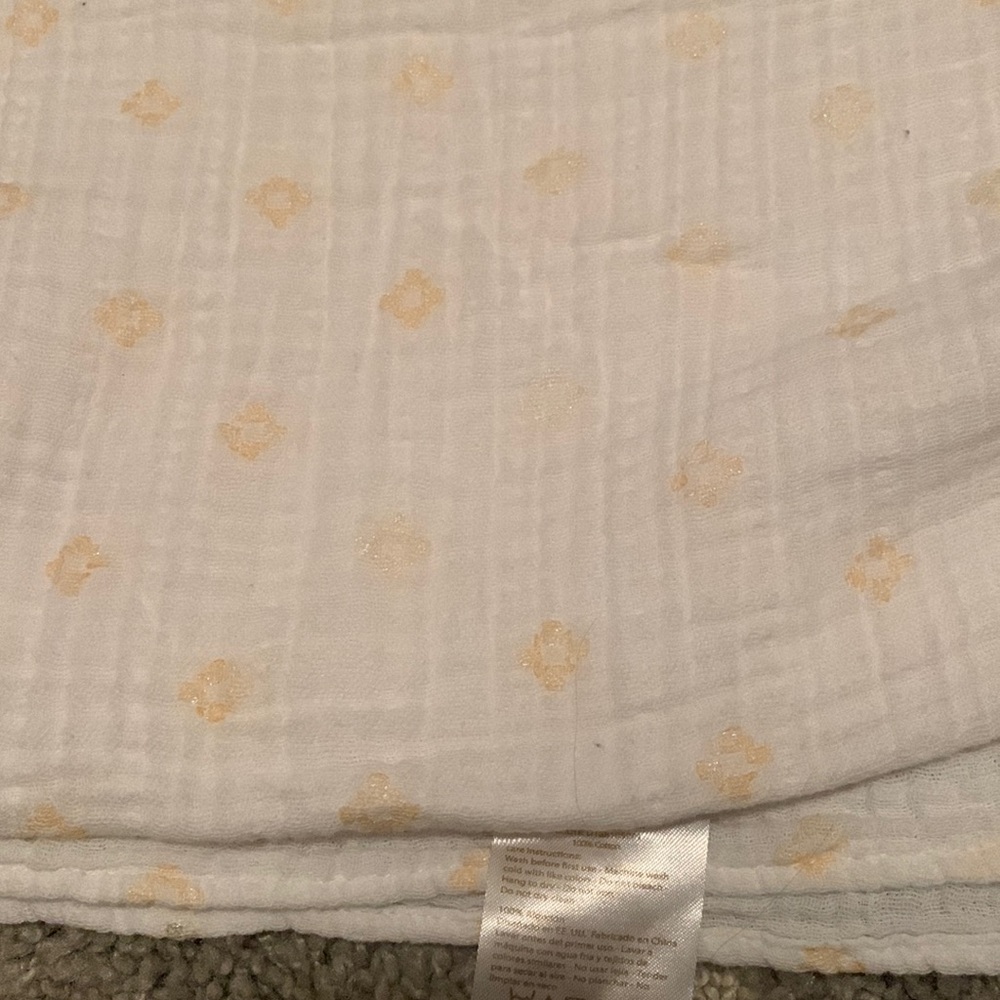 Aden & Anais White Muslin Swaddle 44” x 40” EUC